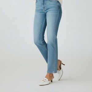 Stuart Weitzman White Leather Kitten-Heel Loafers size 8 Buckle accent